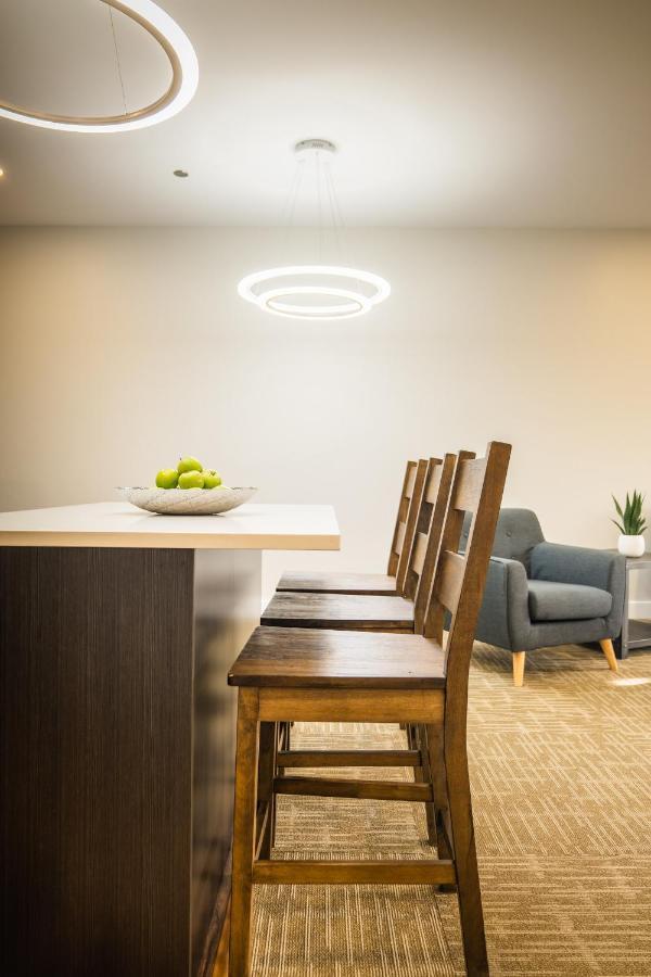 Quality Inn Sunshine Suites Terrace Eksteriør bilde